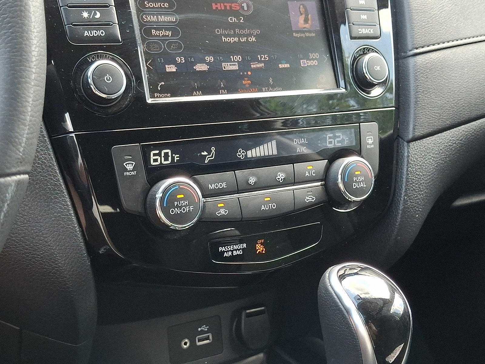 Used 2018 Nissan Rogue SV AWD/4WD image 16