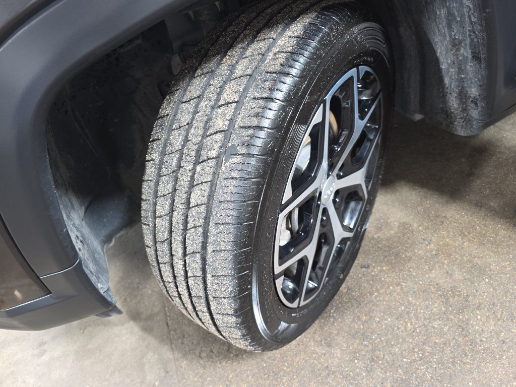 Used 2024 Jeep Compass Latitude AWD/4WD image 30