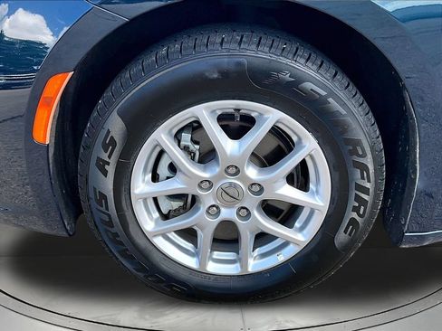 Used 2023 Chrysler Pacifica Touring-L FWD image 36
