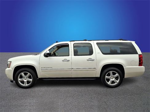 Used 2011 Chevrolet Suburban LTZ image 7