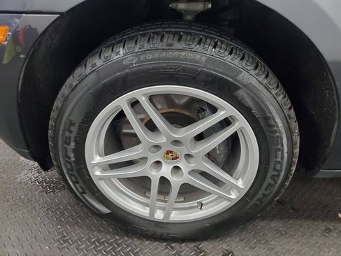 Used 2018 Porsche Macan AWD/4WD image 22