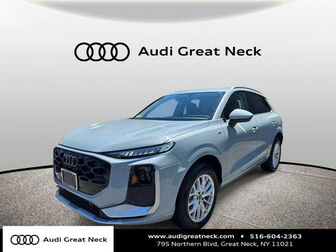 New 2026 Audi Q3 quattro 2.0T AWD/4WD image 1