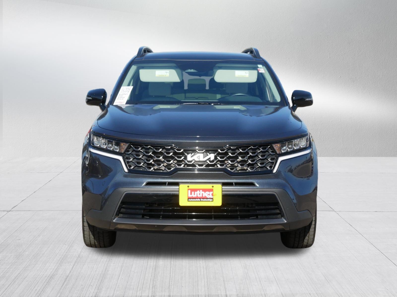 Used 2022 Kia Sorento S w/ Panoramic Sunroof Package AWD/4WD image 2