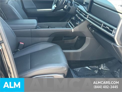 Used 2025 Hyundai Santa Fe SEL FWD image 15