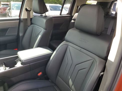 Certified 2025 Hyundai Santa Fe XRT AWD/4WD image 11