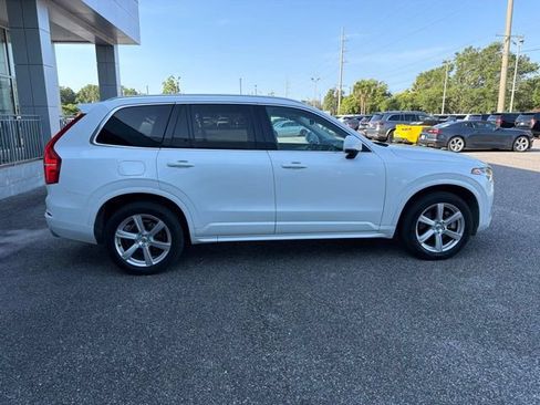 Used 2021 Volvo XC90 T5 Momentum FWD image 4