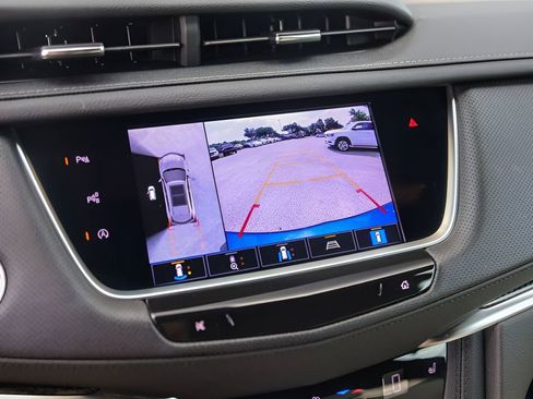 Certified 2025 Cadillac XT5 Sportv w/ Technology Package AWD/4WD image 17