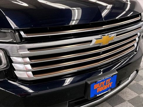 Used 2024 Chevrolet Suburban High Country image 31
