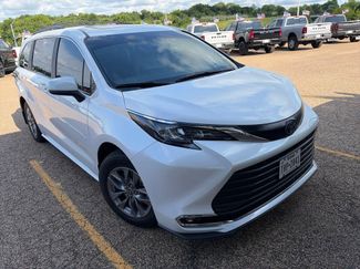Used 2024 Toyota Sienna XLE FWD video 1
