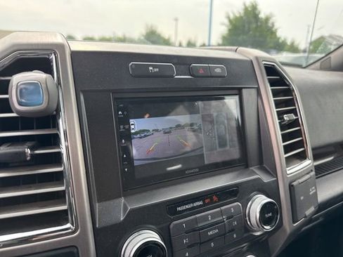 Used 2015 Ford F150 Platinum w/ Equipment Group 701A Luxury AWD/4WD image 21