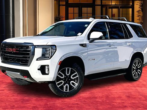 Used 2022 GMC Yukon AT4 image 1