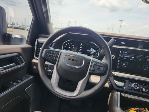 Used 2026 GMC Sierra 2500 Denali w/ Denali Reserve Package AWD/4WD image 13