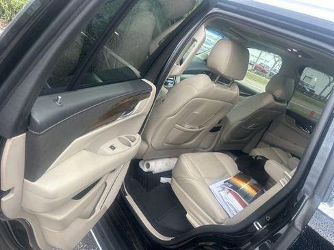 Used 2018 Cadillac Escalade Luxury image 2