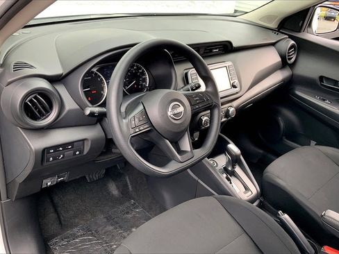 New 2025 Nissan Kicks Play S image 7