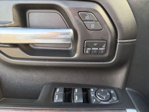 Used 2020 GMC Sierra 2500 Denali w/ Denali Ultimate Package image 18