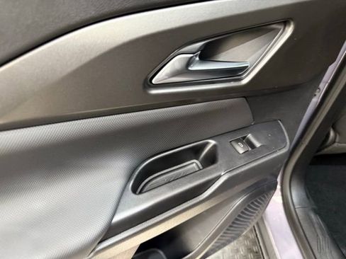 New 2026 Chevrolet Equinox EV LT image 17