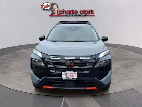 Used 2025 Nissan Rogue SV image 8