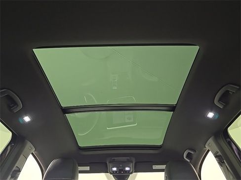 Used 2024 Volkswagen Atlas Cross Sport SEL image 14