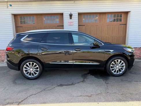 Used 2019 Buick Enclave Premium w/ Experience Buick Package AWD/4WD image 2