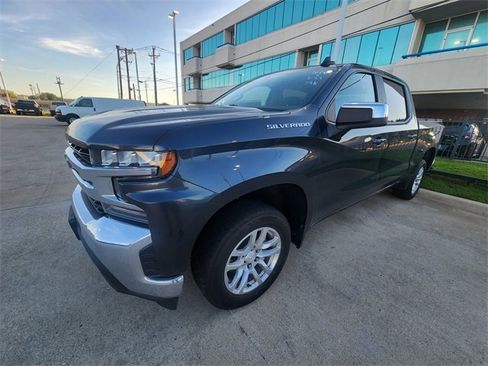 Used 2021 Chevrolet Silverado 1500 LT RWD image 2