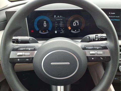Used 2025 Hyundai Tucson SE FWD image 13