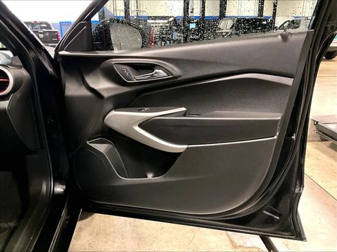 Used 2024 Chevrolet Trax RS image 12