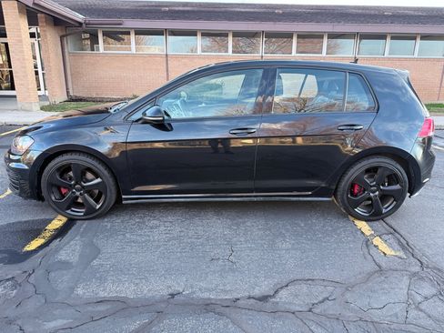 Used 2015 Volkswagen GTI S image 2