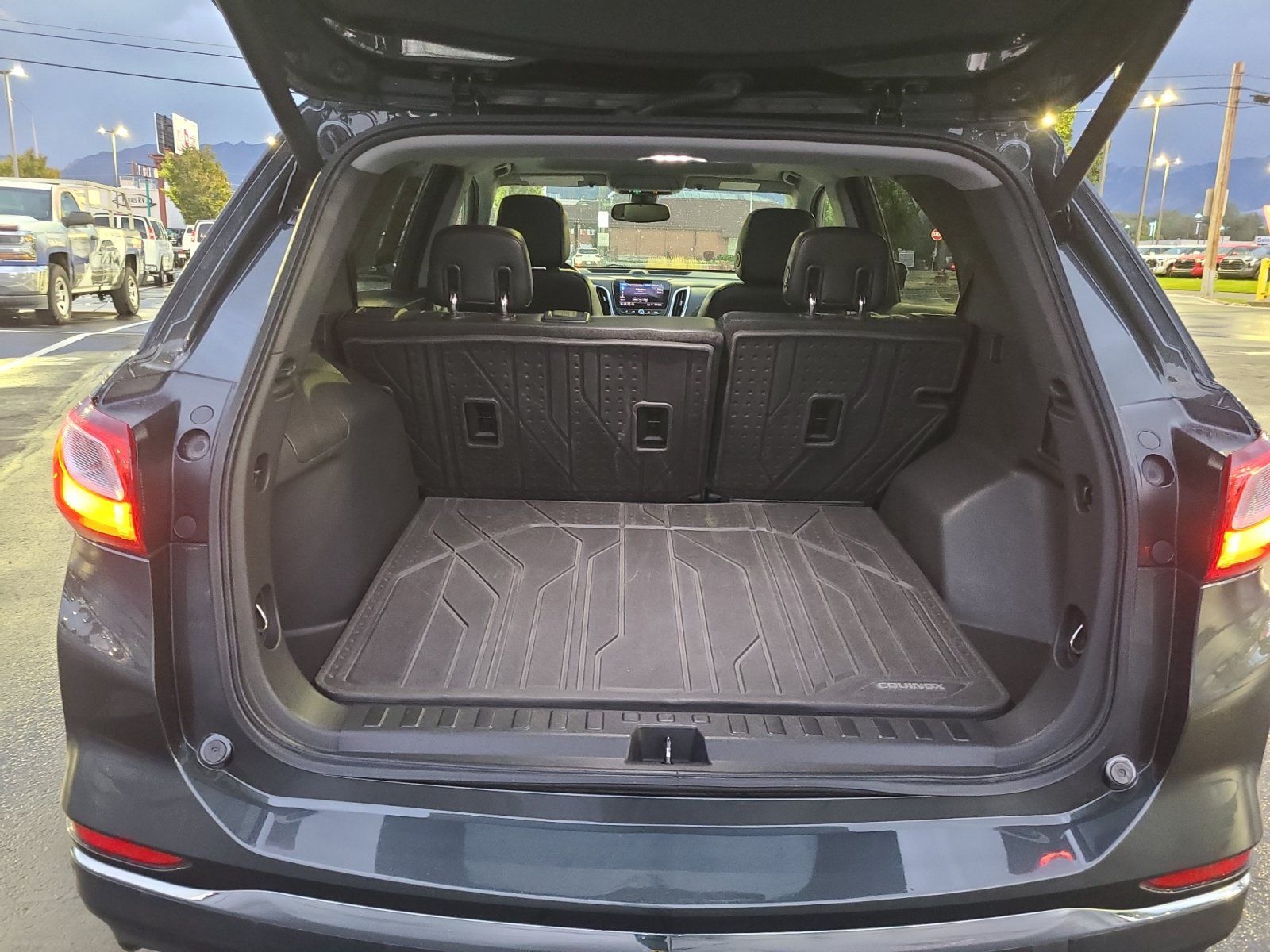 Used 2020 Chevrolet Equinox Premier AWD/4WD image 34