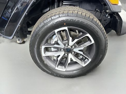 Used 2024 Jeep Wrangler Sport S AWD/4WD image 32