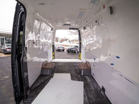 Used 2022 Mercedes-Benz Sprinter 4500 image 28