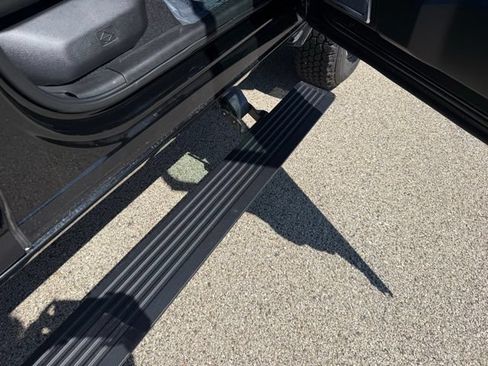 New 2026 RAM 3500 Laramie AWD/4WD image 14
