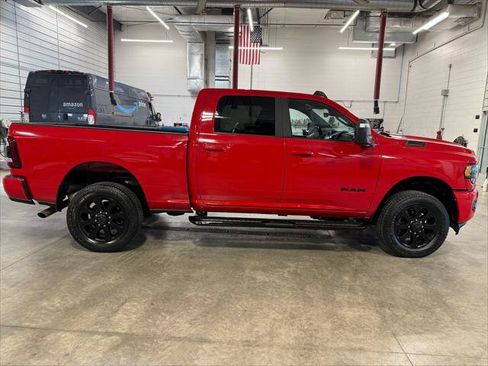 Certified 2024 RAM 2500 Big Horn w/ Night Edition AWD/4WD image 4