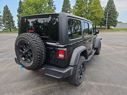 Used 2023 Jeep Wrangler Unlimited w/ Cold Weather Group AWD/4WD image 6