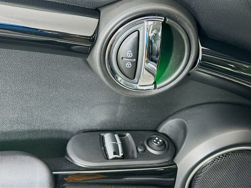Used 2015 MINI Cooper S FWD image 16