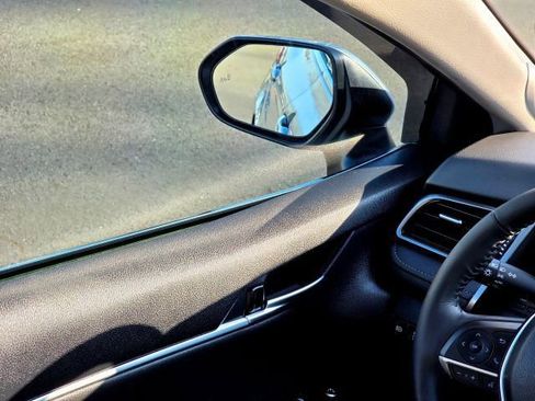 Used 2022 Toyota Camry XLE w/ Navigation Package image 15