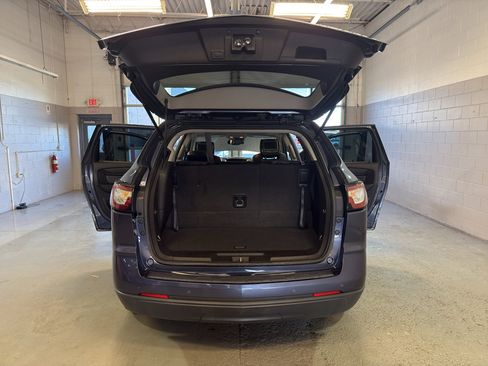 Used 2014 Chevrolet Traverse LT w/ LPO, 'HIT The Road' Package AWD/4WD image 11