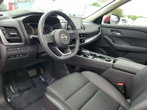 Certified 2024 Nissan Rogue SV w/ SV Premium Package AWD/4WD image 19