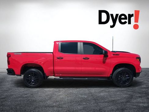 Used 2025 Chevrolet Silverado 1500 Custom Trail Boss w/ Dark Appearance Package AWD/4WD image 2