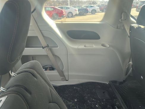 Used 2018 Chrysler Pacifica Touring Plus w/ Tire & Wheel Group image 22