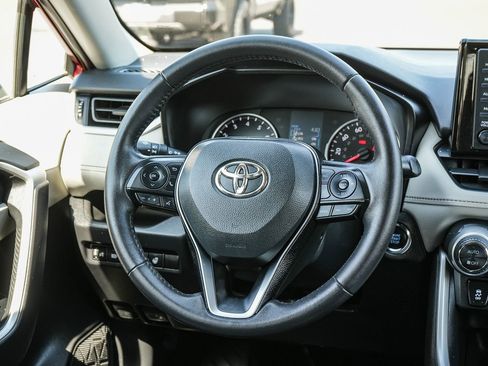 Certified 2020 Toyota RAV4 XLE w/ XLE Grade Weather Package AWD/4WD image 20