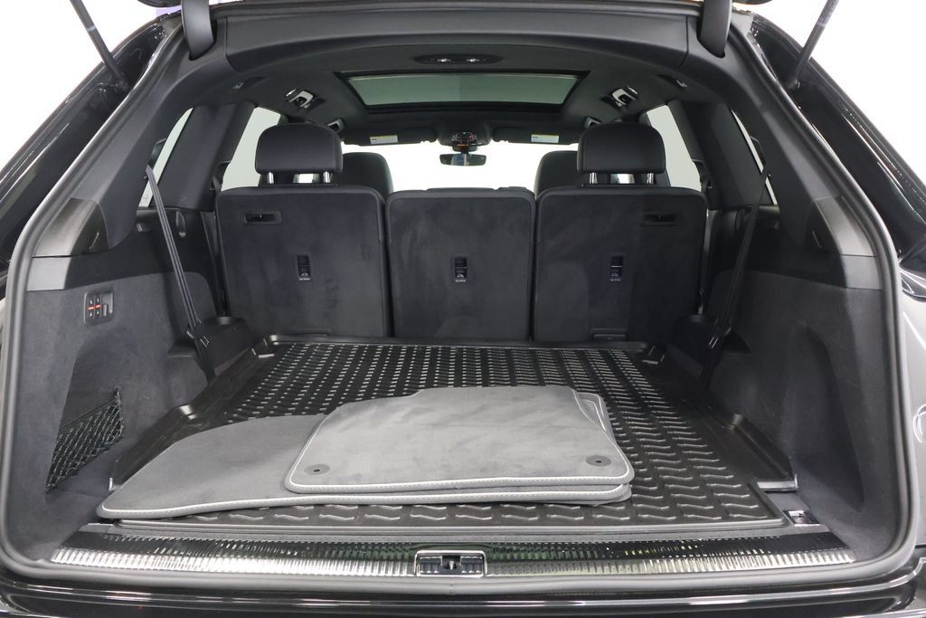 Used 2025 Audi Q7 3.0T Premium w/ Convenience Package AWD/4WD image 29