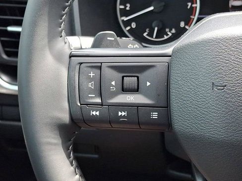 Used 2025 Nissan Rogue SV FWD image 25