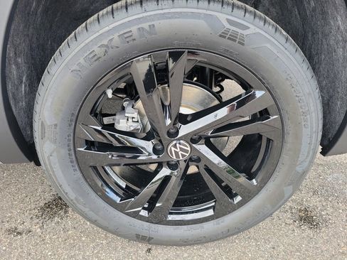 New 2026 Volkswagen Atlas Cross Sport SEL R-Line AWD/4WD image 25