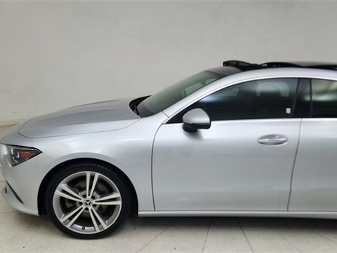 Used 2021 Mercedes-Benz CLA 250 image 4