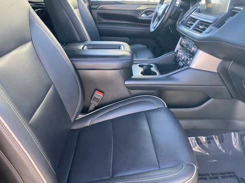 Used 2024 GMC Yukon SLT image 11