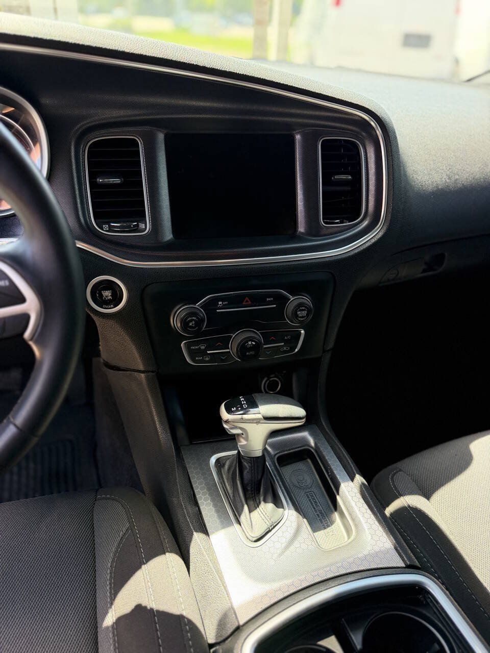 Used 2015 Dodge Charger SXT RWD image 21