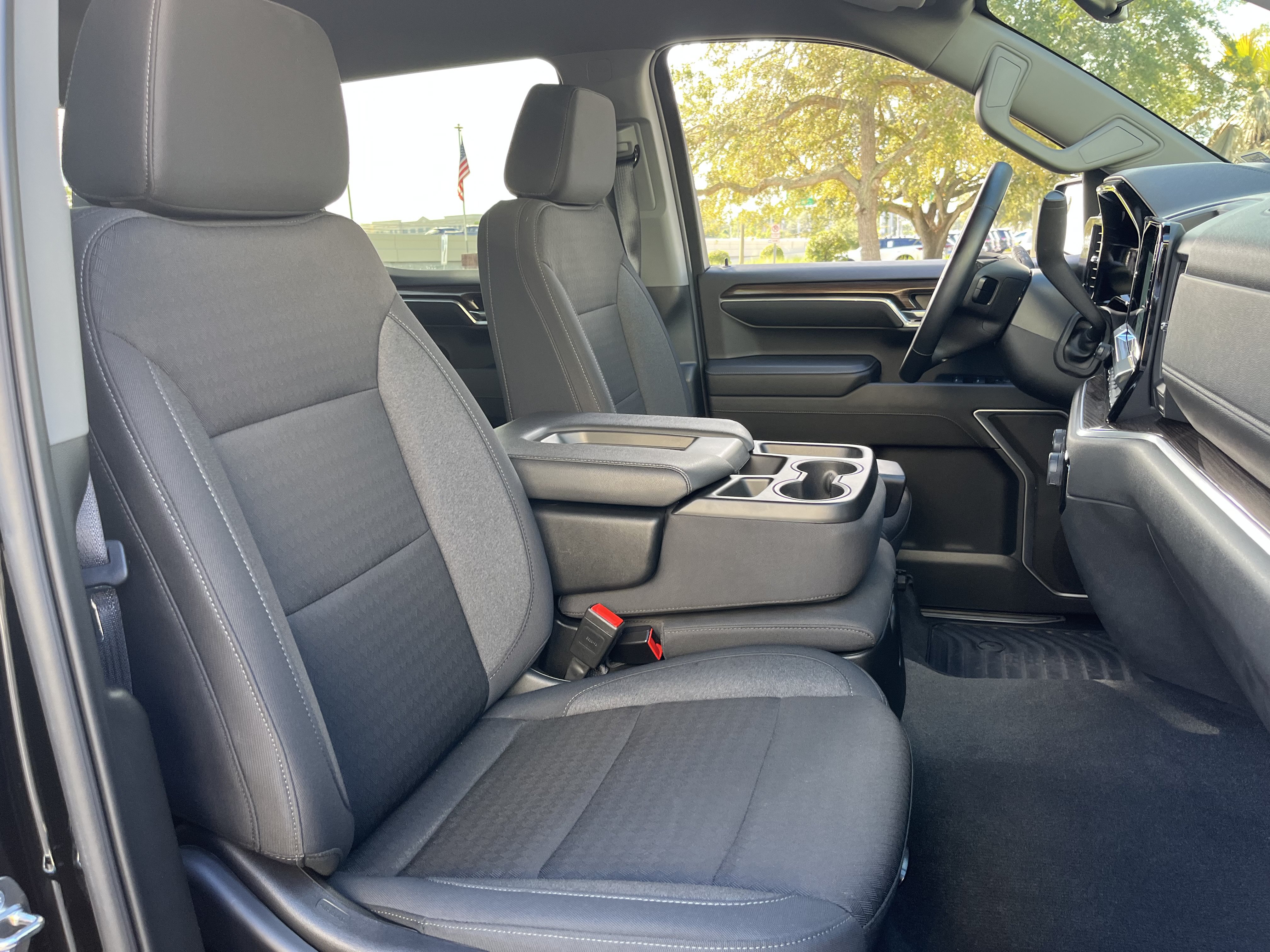 Used 2024 Chevrolet Silverado 1500 LT AWD/4WD image 20