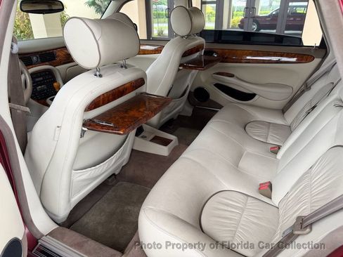 Used 1999 Jaguar XJ8 L RWD image 47