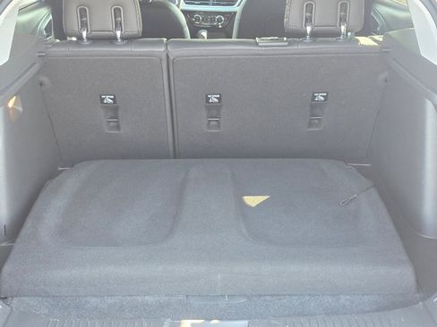 Certified 2025 Chevrolet Trax LT w/ Driver Confidence Package image 4