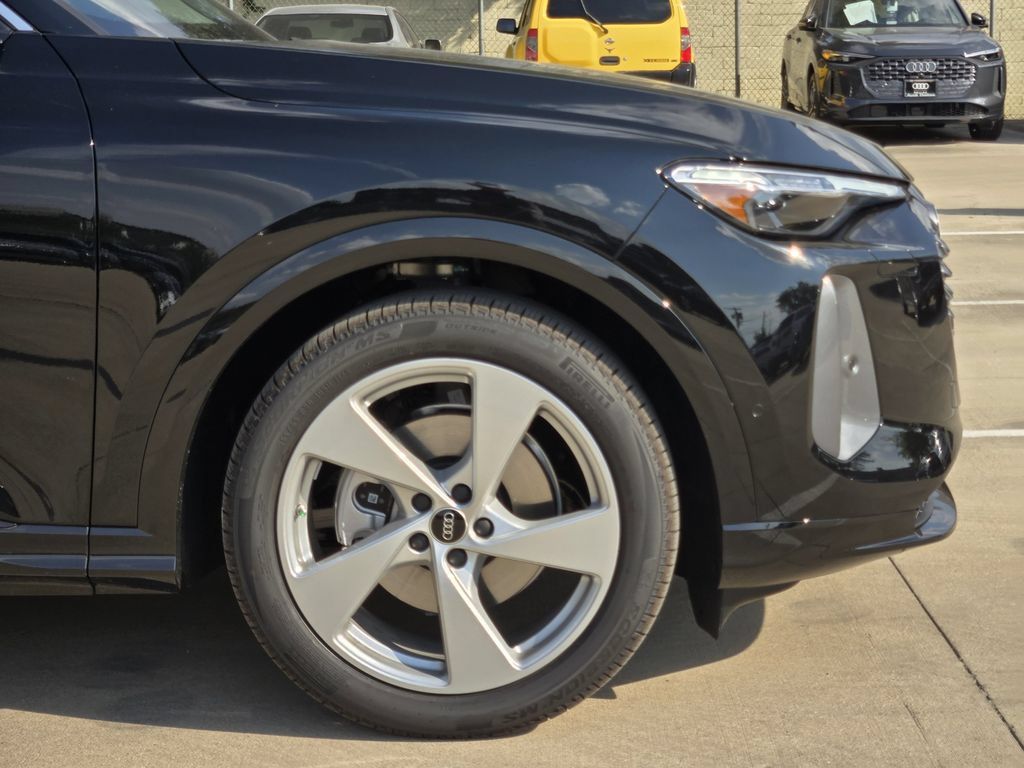 Certified 2025 Audi Q5 Prestige AWD/4WD image 13